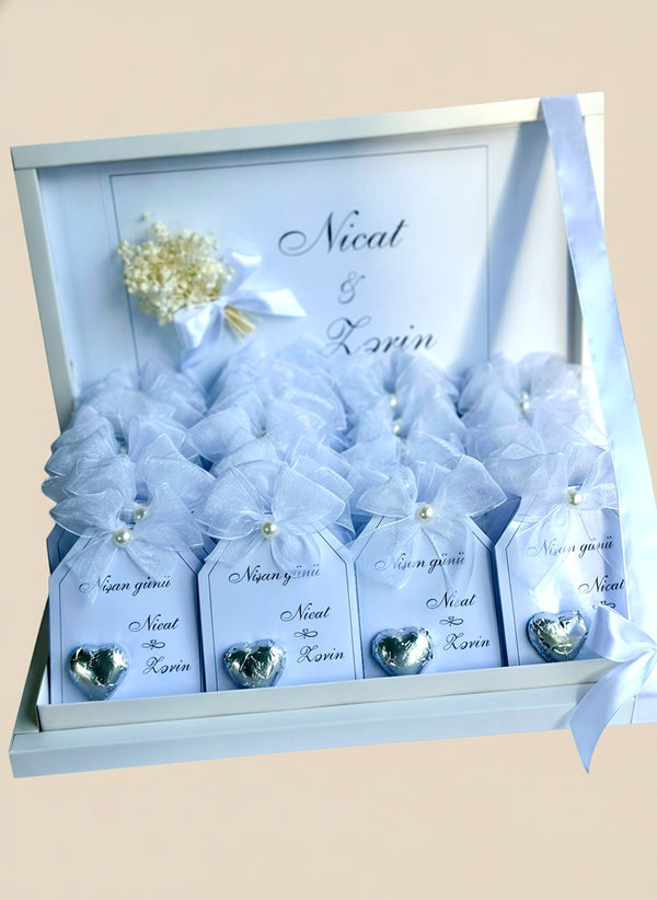 Floral Wedding 30 pieces Chocolate Cards and Box — Chocoodad Baku