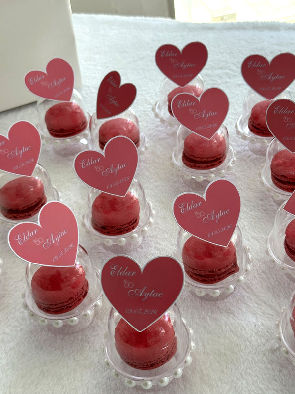 Engagement Macaroon Favors in red color — Chocoodad Baku