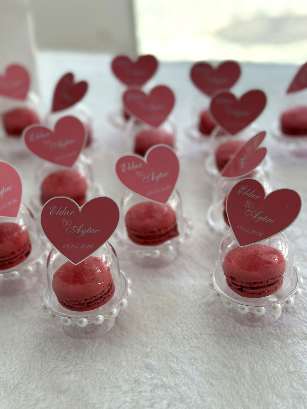 Engagement Macaroon Favors in red color — Chocoodad Baku