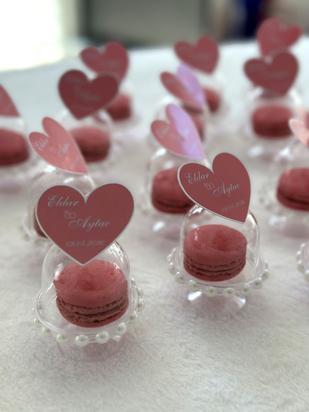 Engagement Macaroon Favors in red color — Chocoodad Baku