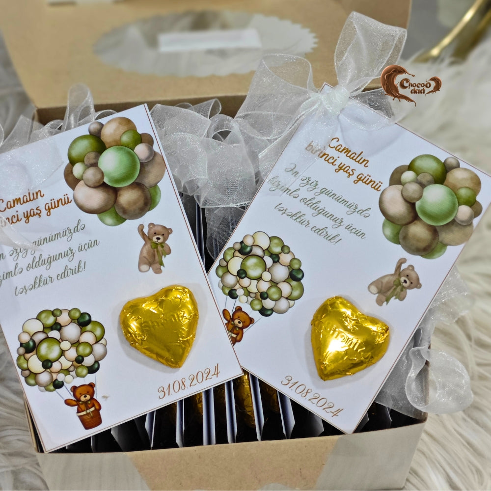 Celebrate your little one's first birthday in style with our elegant golden chocolate cards! 🍫✨ Featuring the heartfelt message, “Thank you for being with us on our special day,” these premium treats are perfect for sharing gratitude with your guests.