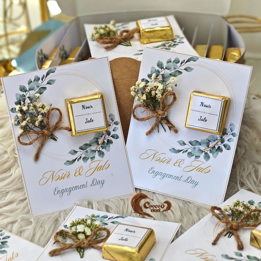 Celebrate your engagement day with these beautifully designed chocolates that will leave your guests with sweet memories of your special occasion! 