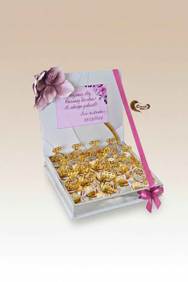 Golden Ring Chocolate Favors – Personalized for the Bride & Groom