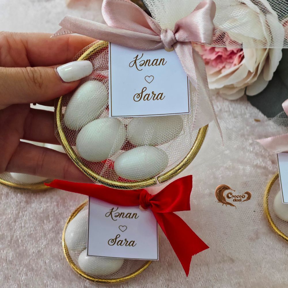 Golden Ring-Shaped Engagement Favors 