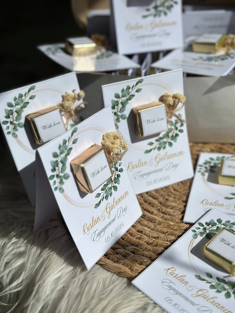 Engagement Favour Card — Gold Chocolate & Dried Flower — Chocoodad Baku