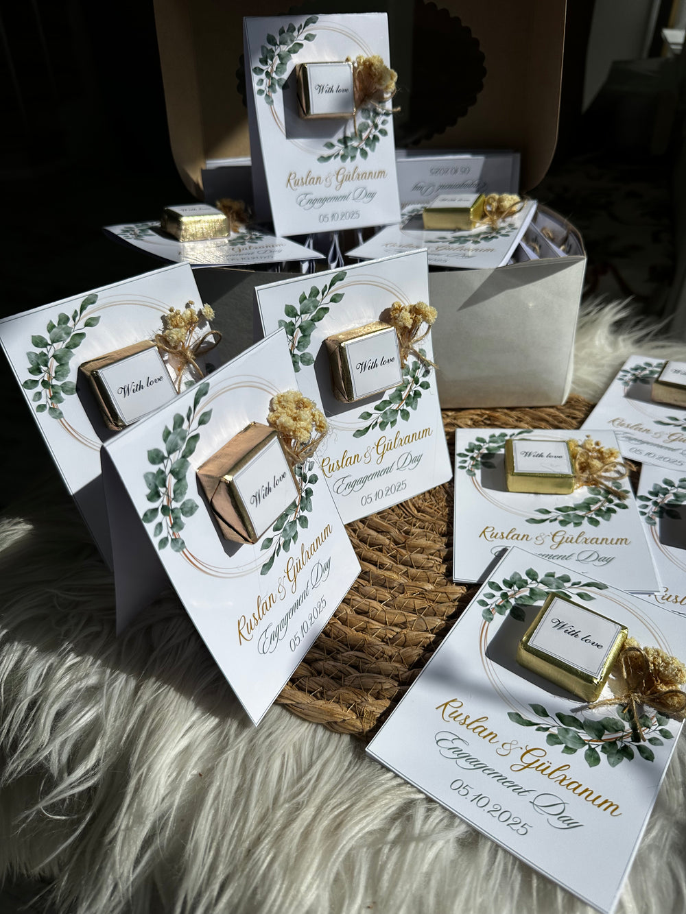Engagement Favour Card — Gold Chocolate & Dried Flower — Chocoodad Baku