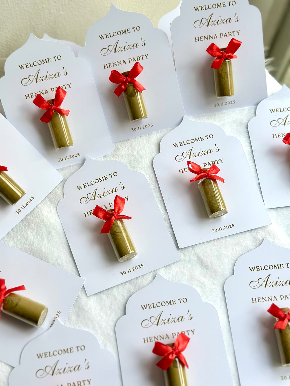 Henna Party Favour Card — Gold Henna Tube & Red Bow Gift — Chocoodad Baku