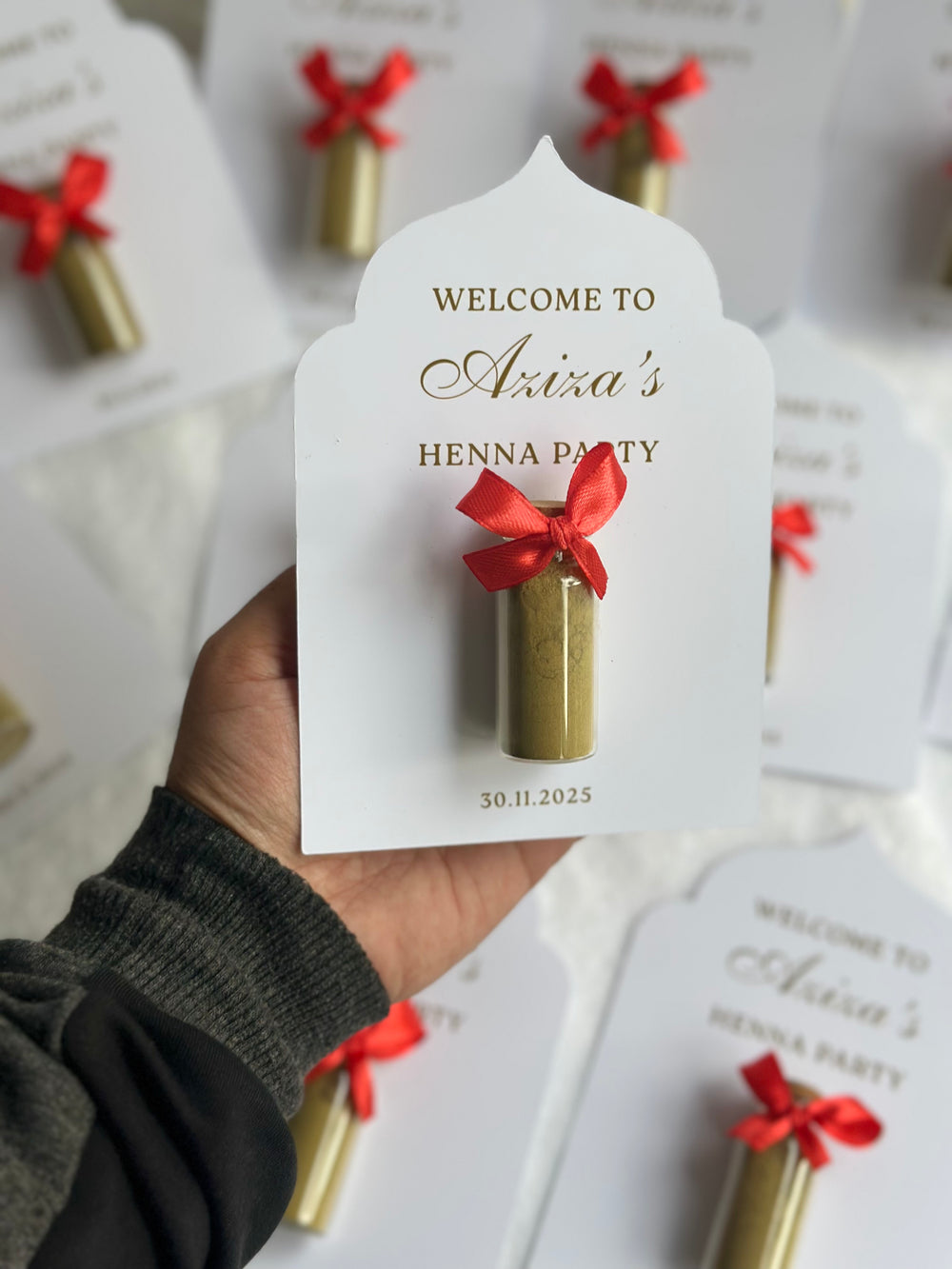 Henna Party Favour Card — Gold Henna Tube & Red Bow Gift — Chocoodad Baku
