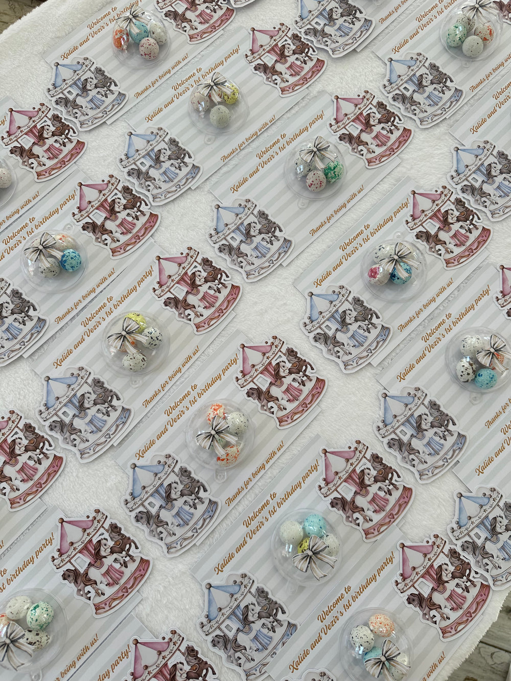 Vintage Carousel Twins 1st Birthday Favour Card — Bonbon Dome Gift — Chocoodad Baku