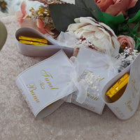 Make your engagement or wedding day extra special with our elegant tabletop chocolate cards! 🍫✨