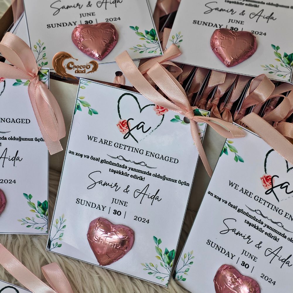 These chocolate cards make the perfect favor for your Engagement or Wedding Day, leaving your guests with a sweet memory of your love!