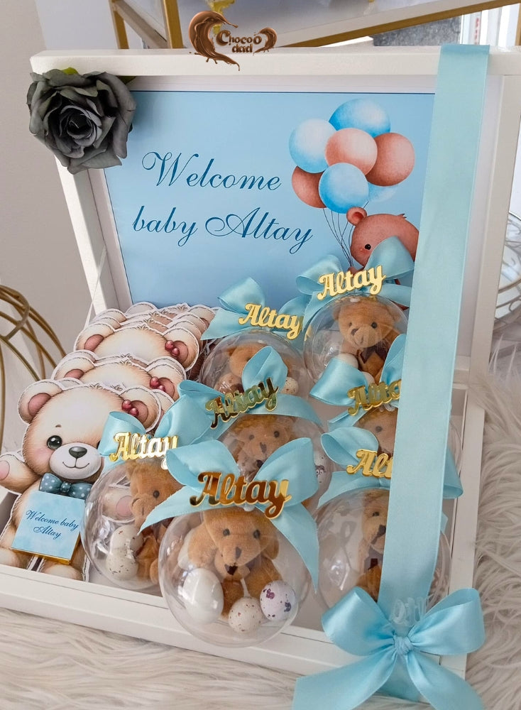 "Welcome Baby" box! 🍼🐻 Includes 20 teddy-shaped chocolates and 5 teddy lollipop chocolates, crafted from premium milky Belgian chocolate. 