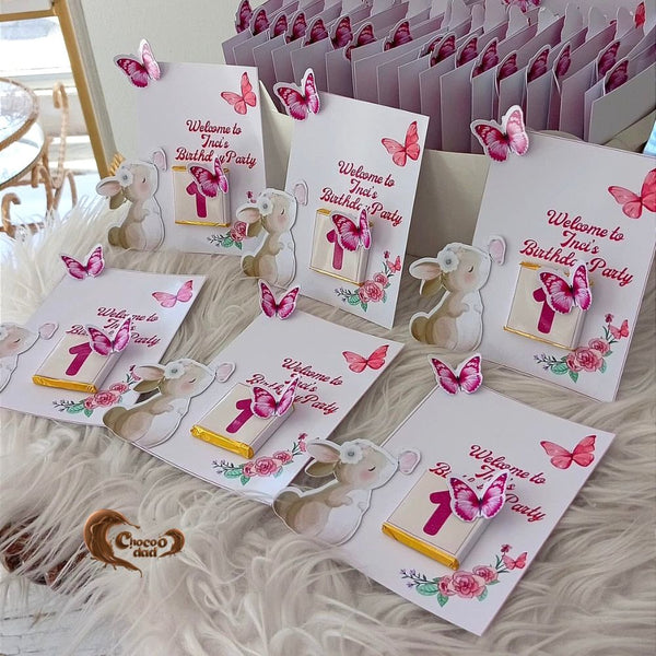 Welcome to Inci's first birthday celebration! 🎉 These delightful party favors are crafted with creamy Belgian milk chocolate 🍫 and adorned with charming bunny 🐰 and butterfly 🦋 designs. 