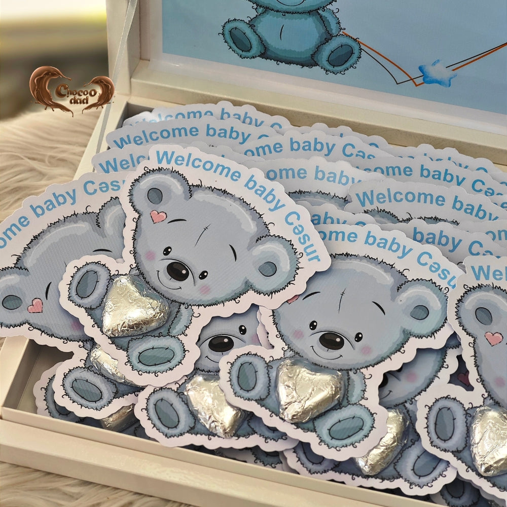 Welcome your little one in style with our 30-piece chocolate cards box featuring an adorable koala design