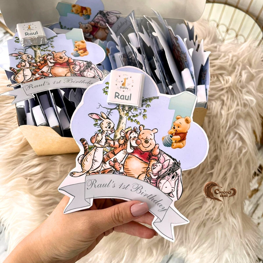 Celebrate your child’s 1st birthday with adorable Winnie the Pooh-themed chocolate cards! 🐻🍫 Crafted with special designs and unique cuts, these delicious chocolates are perfect for sharing with guests at the party. 🎉✨ A sweet and memorable way to make your little one’s special day even more magical! 🌟