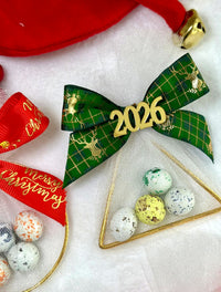 Triangle Dragée Pouch Gold Frame with a 2027 Charm Bow — Chocoodad Baku