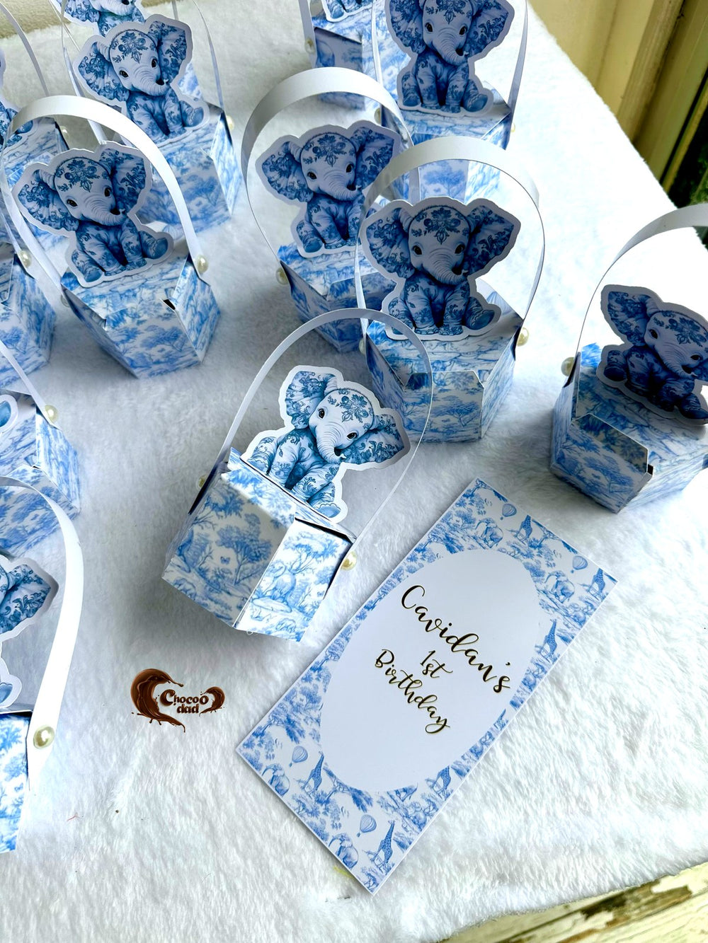 Blue Toile Elephant 1st Birthday Favor Boxes (a chocolate included) — Chocodad Baku
