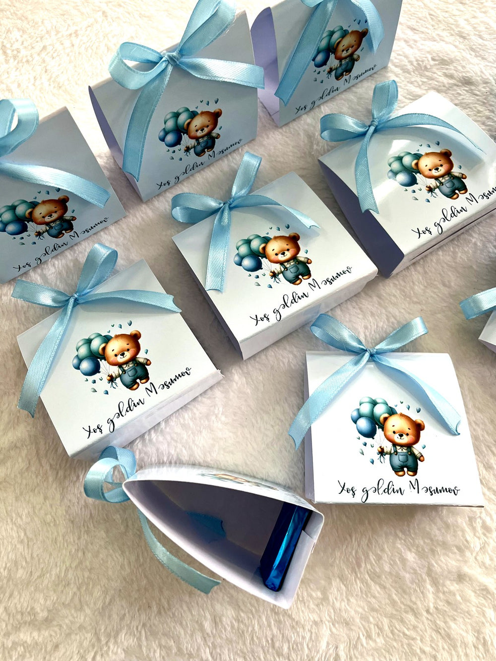Teddy with Balloons Welcome Baby Pyramid Chocolate Favor with Blue Ribbon — Chocodad Baku