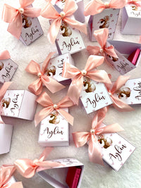 Teddy Bear Birthday Chocolate Favors with Pink Satin Bow & Pearl — Chocodad Baku