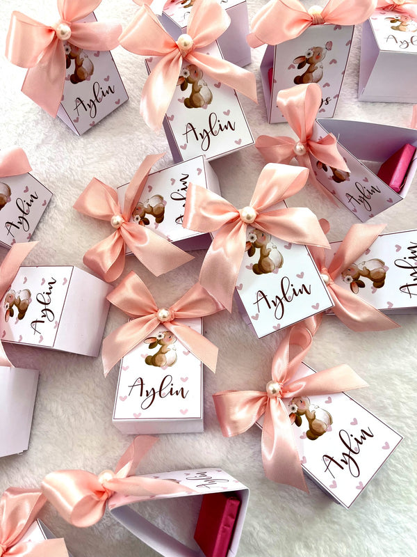 Teddy Bear Birthday Chocolate Favors with Pink Satin Bow & Pearl — Chocodad Baku
