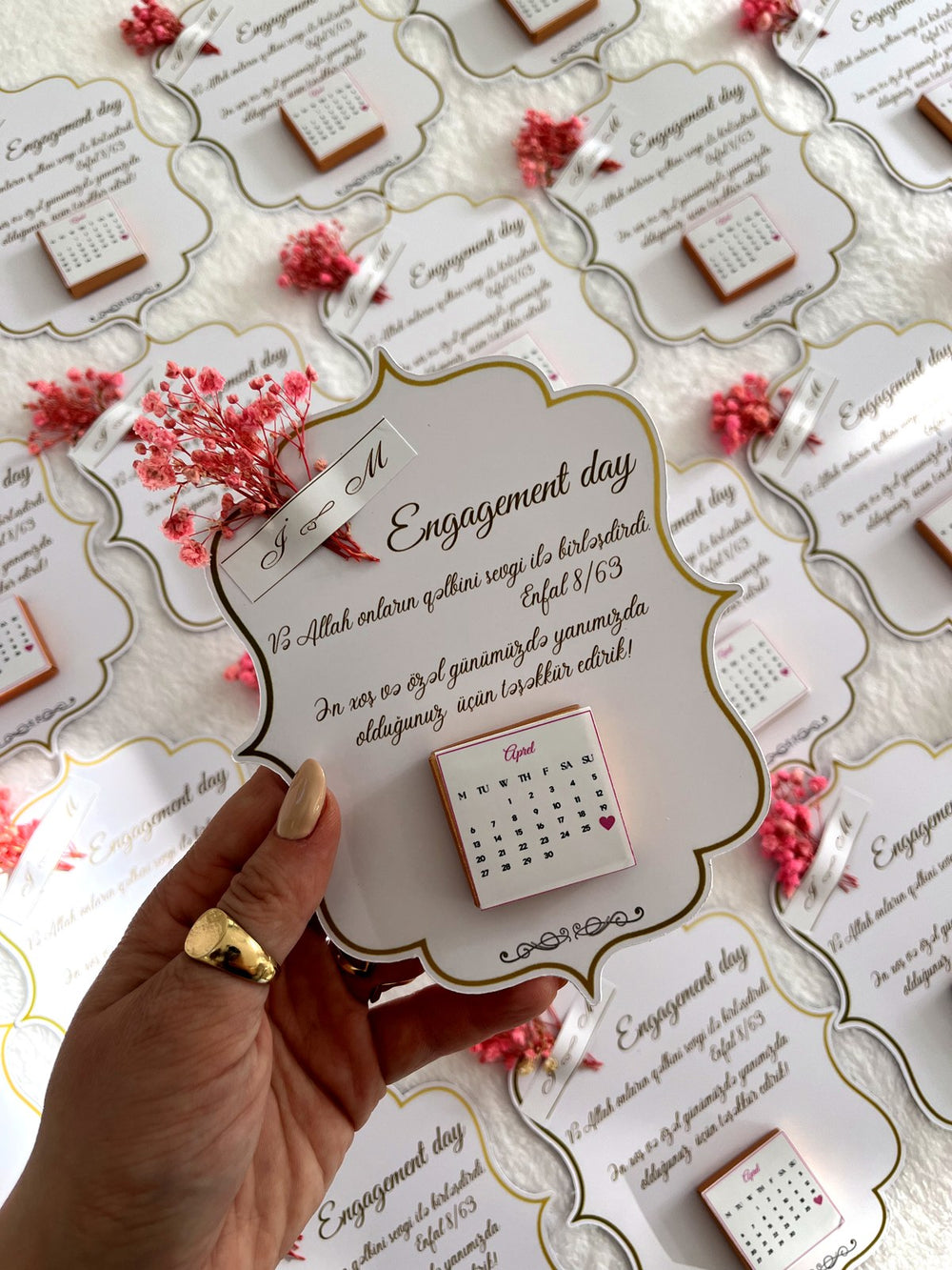 Wavy Frame Engagement Day Favor Cards with Calendar Chocolate & Dried Flowers — Chocodad Baku