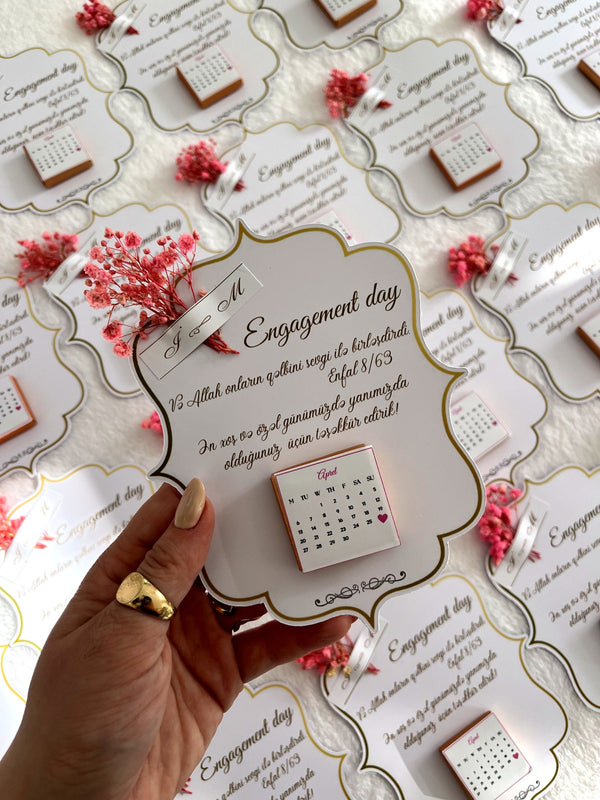 Wavy Frame Engagement Day Favor Cards with Calendar Chocolate & Dried Flowers — Chocodad Baku