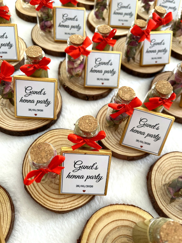 Henna Party Wood Slice Favors with Henna, Roses & Chocolate — Chocodad Baku