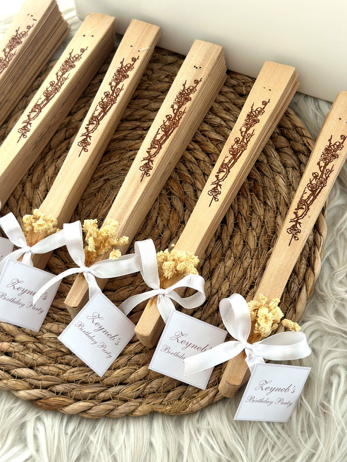 Wooden Fan Birthday Favor with Name Card — Chocoodad Baku