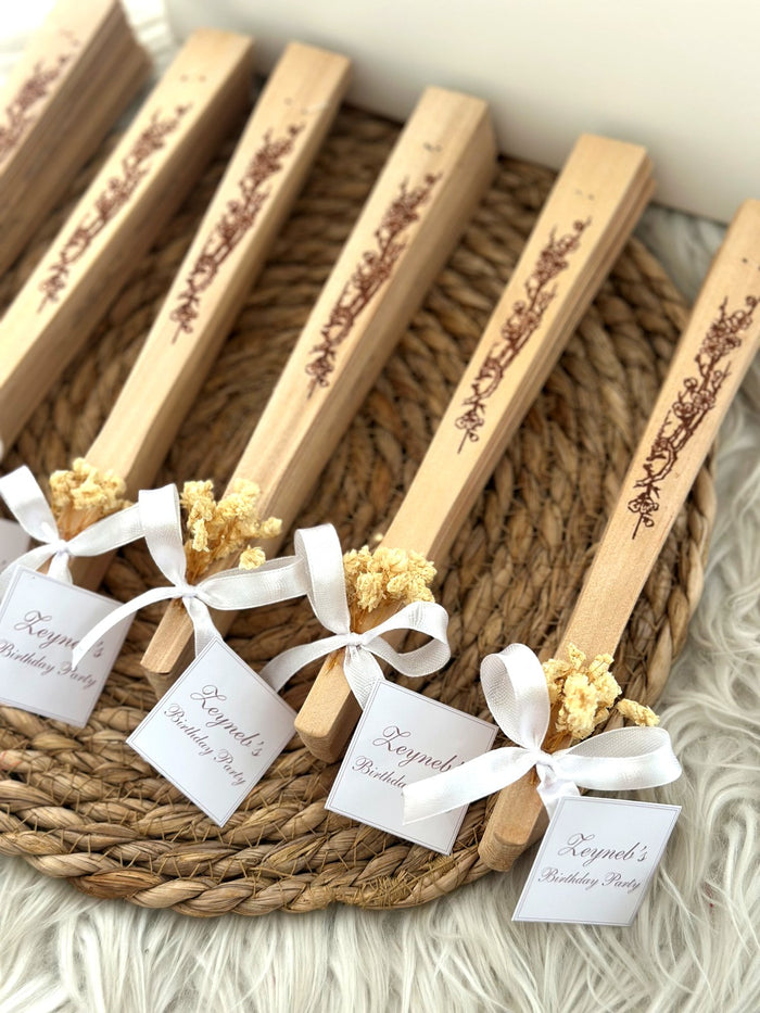 Wooden Fan Birthday Favor with Name Card — Chocoodad Baku