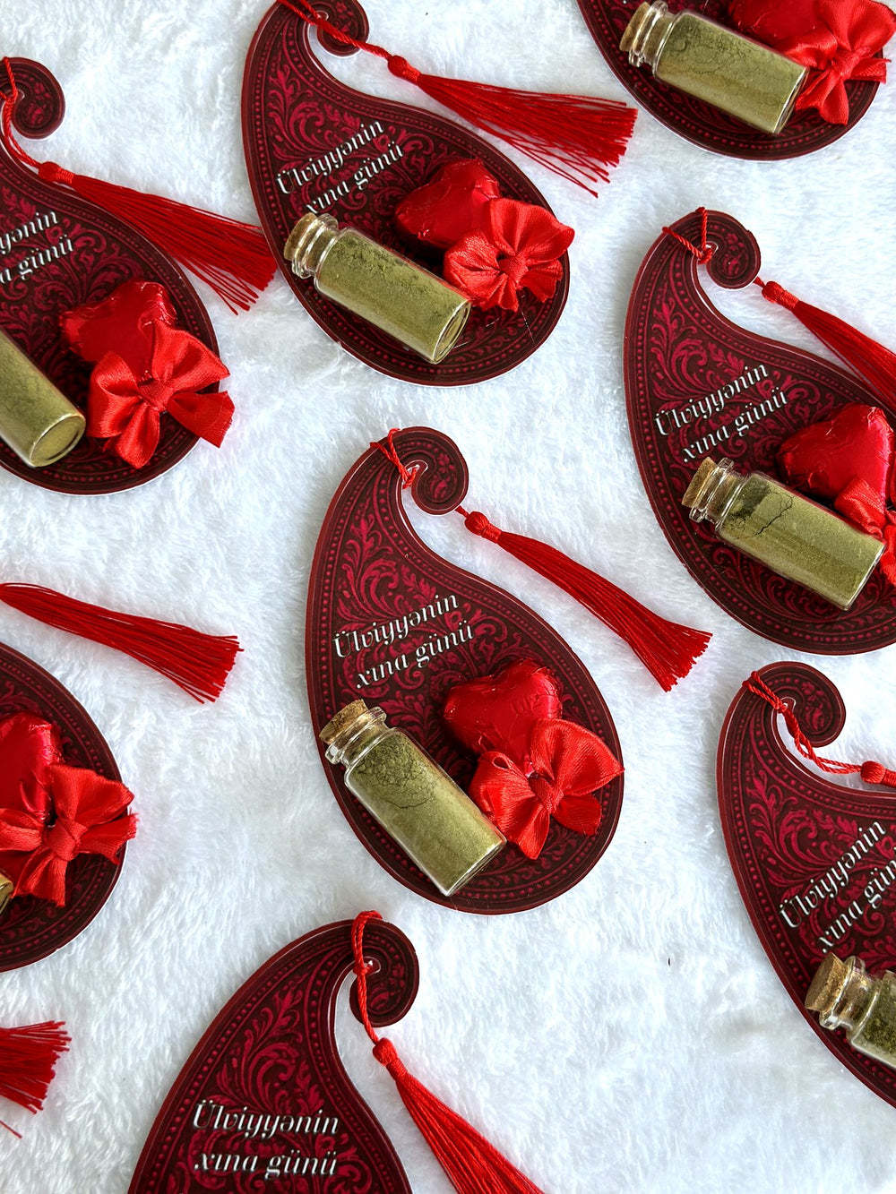 Paisley Henna Night Favor Cards with Henna Vial & Heart Chocolate — Chocodad Baku