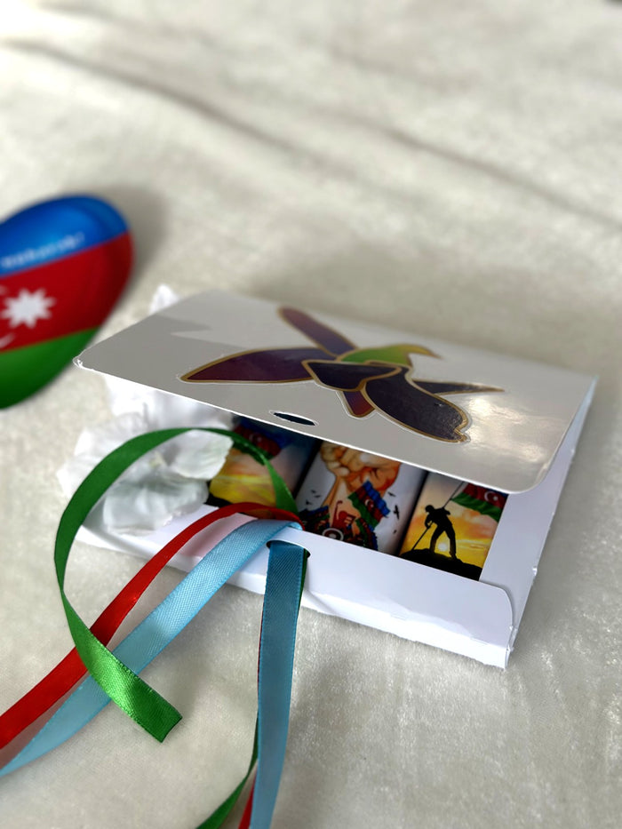 Xarıbülbüllü Zəfər Günü 6 ədəd südlü mini şokolad qutusu