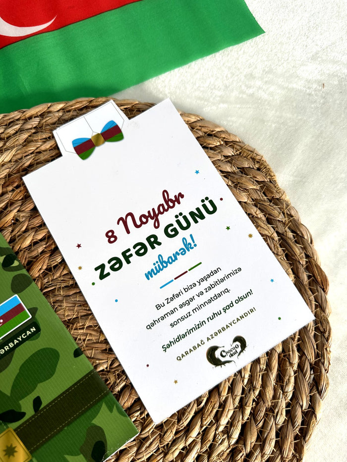 Hərbi forma dizaynlı Zəfər Günü zərfi və təbrik kartı
