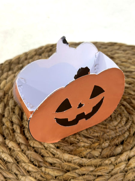 Balqabaq formalı Halloween hədiyyə qutusu – oyma üzlü