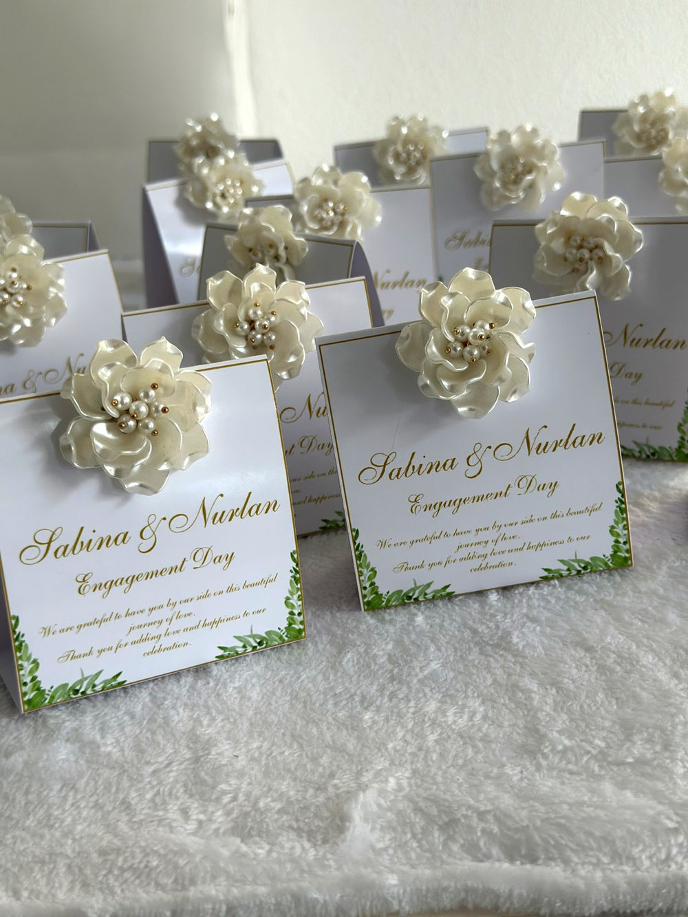 Cream Pearl Flower Engagement Tent Chocolate Cards — Chocodad Baku