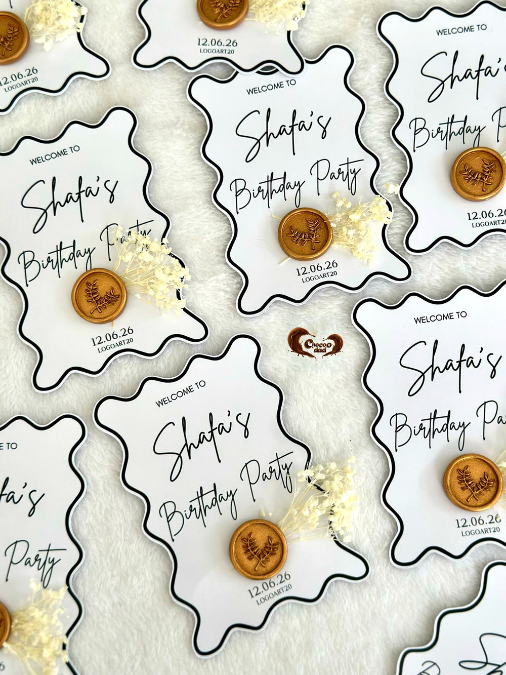 Wavy Frame Birthday Party Favor Cards with Gold Stamp & Dried Flowers — Chocodad Baku