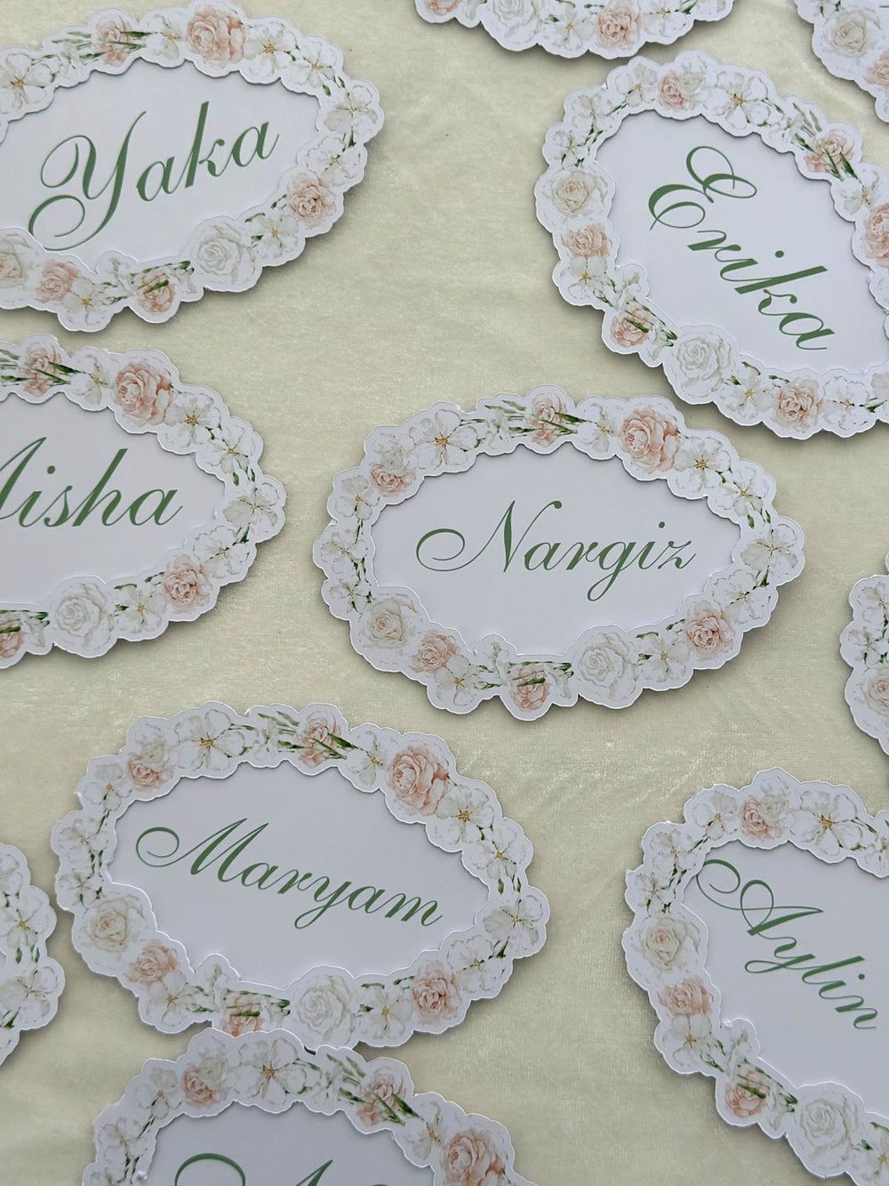 Oval Rose Wreath Name Place Cards Die-Cut — Chocodad Baku