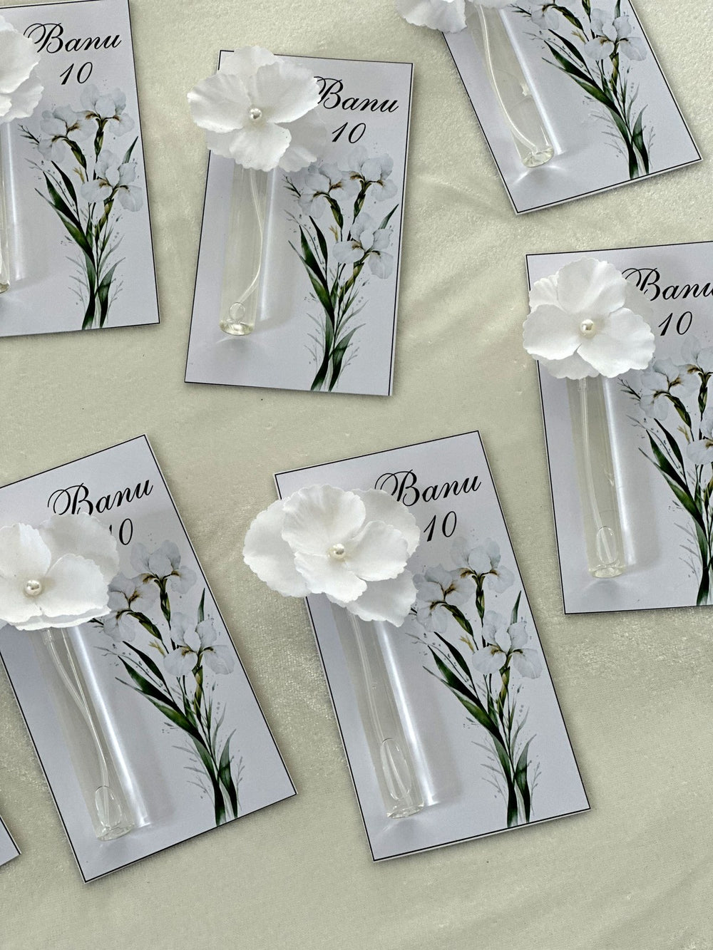 White Flower Glass Afroditia Parfume Favor Cards — Chocodad Baku