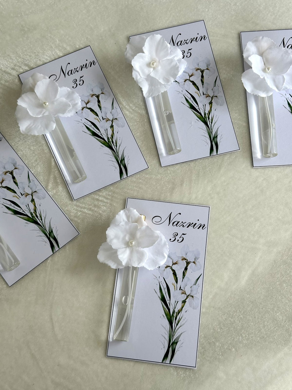 White Flower Glass Afroditia Parfume Favor Cards — Chocodad Baku