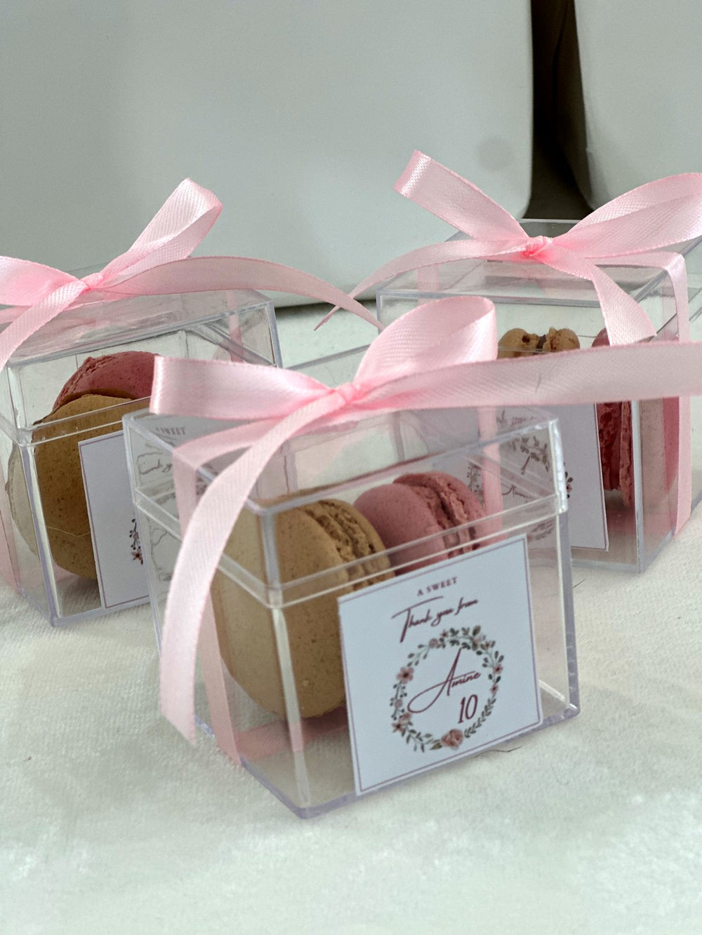 Macaron Acrylic Cube Favor Boxes with Pink Ribbon & Thank You Label — Chocodad Baku