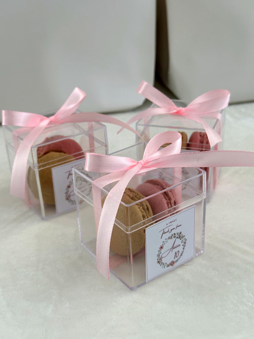 Macaron Acrylic Cube Favor Boxes with Pink Ribbon & Thank You Label — Chocodad Baku