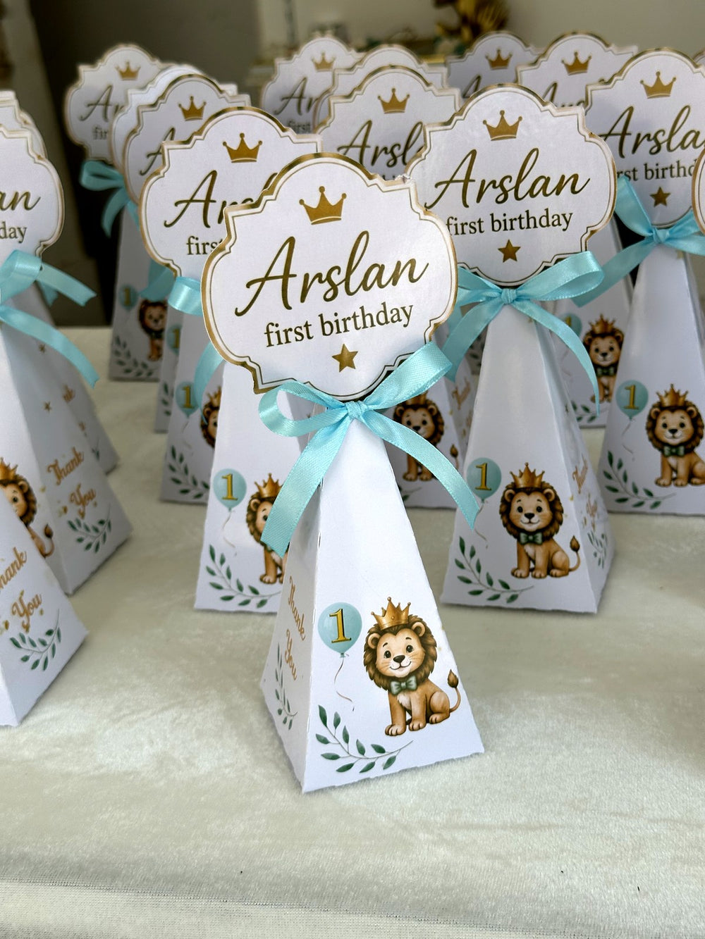 Crowned Lion 1st Birthday Pyramid Favor Boxes with Chocolate — Chocodad Baku