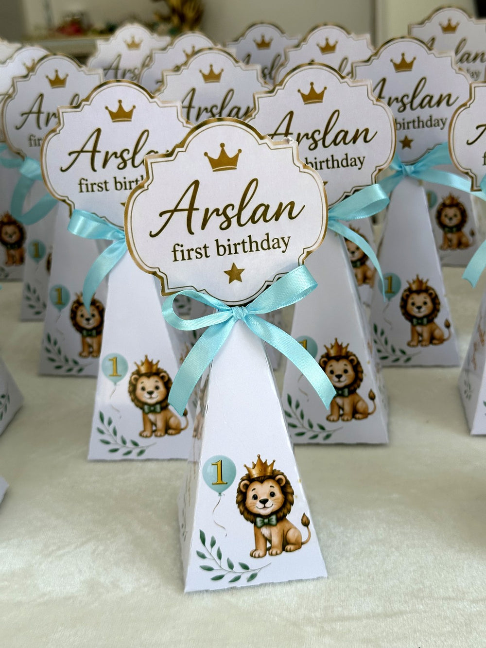 Crowned Lion 1st Birthday Pyramid Favor Boxes with Chocolate — Chocodad Baku