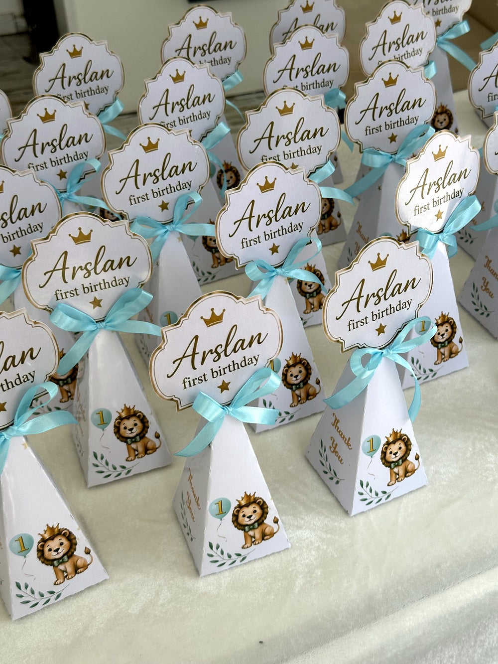Crowned Lion 1st Birthday Pyramid Favor Boxes with Chocolate — Chocodad Baku