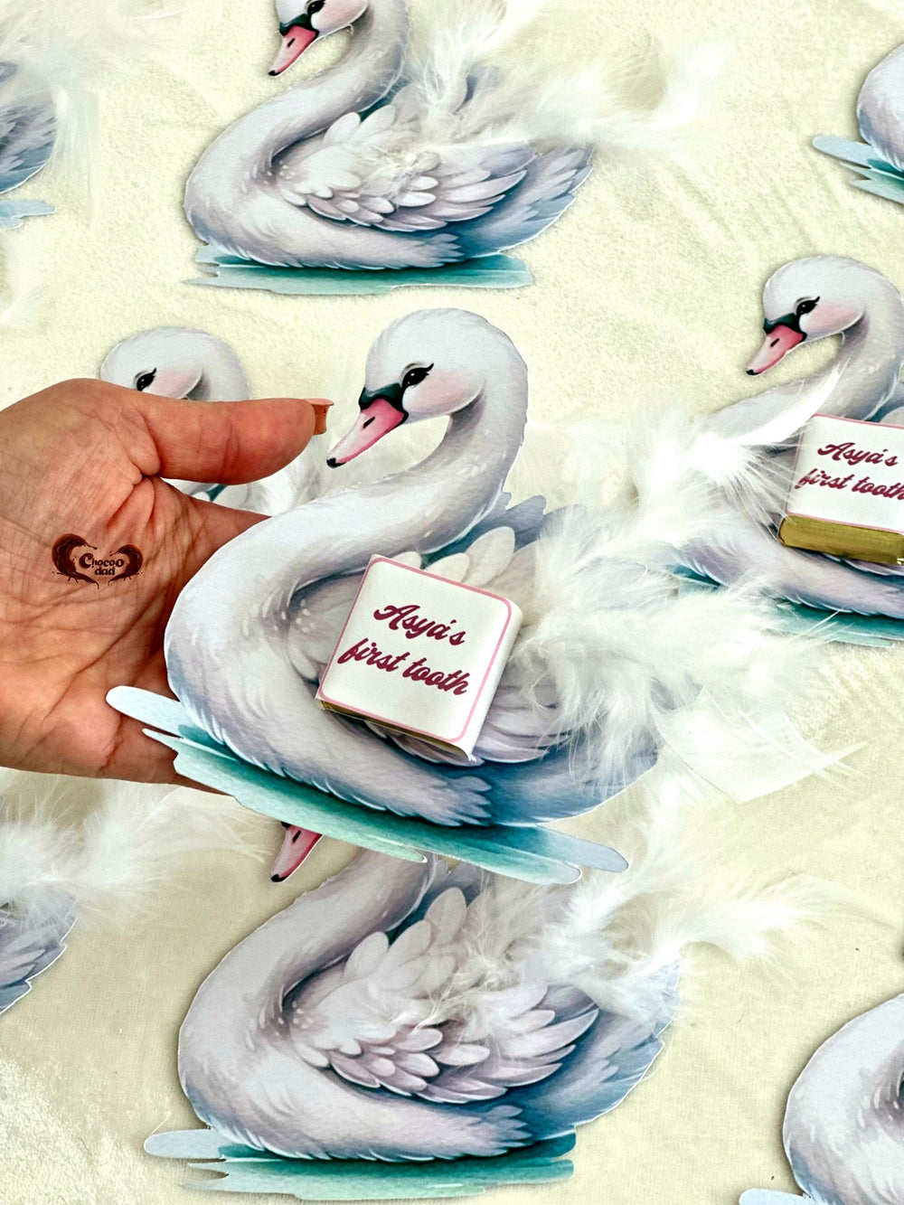 White Swan First Tooth Favor Cards with Feathers & Chocolate — Chocodad Baku