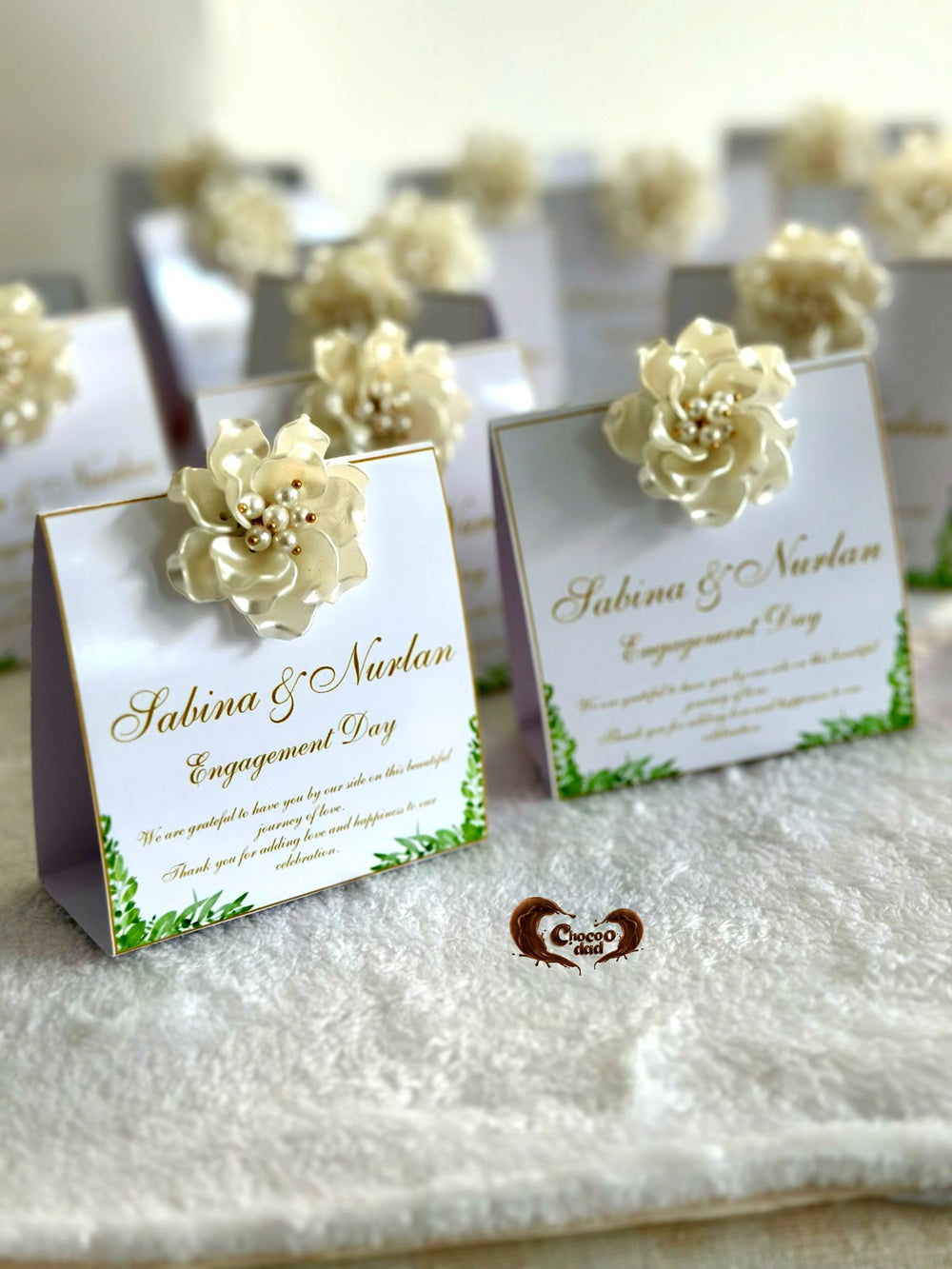Cream Pearl Flower Engagement Tent Chocolate Cards — Chocodad Baku