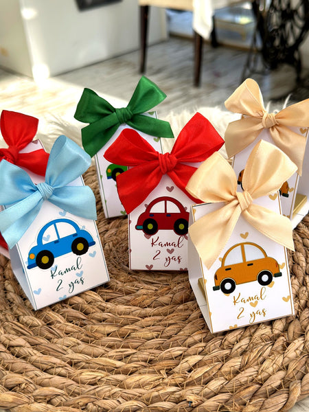 Toy Car Pyramid Favor Boxes with Coloured Bows — Chocoodad Baku