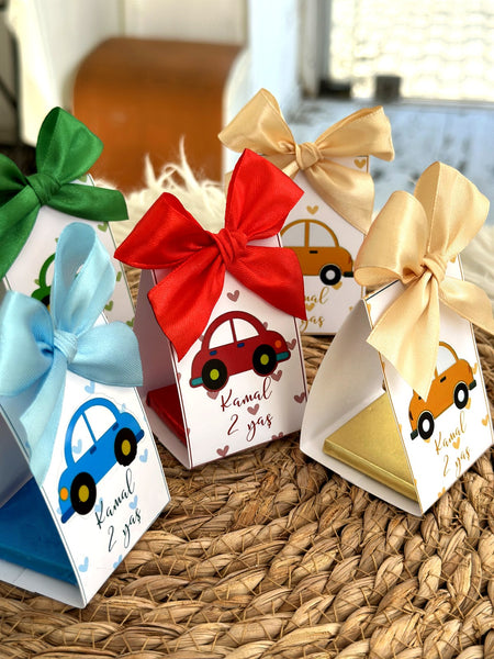 Toy Car Pyramid Favor Boxes with Coloured Bows — Chocoodad Baku