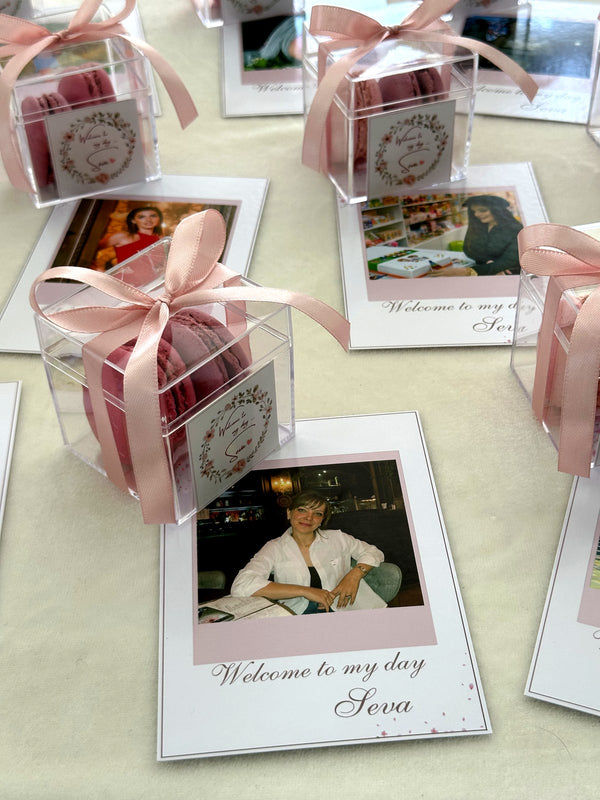 Polaroid Photo Welcome Cards with Macaron Acrylic Cube & Pink Ribbon — Chocodad Baku