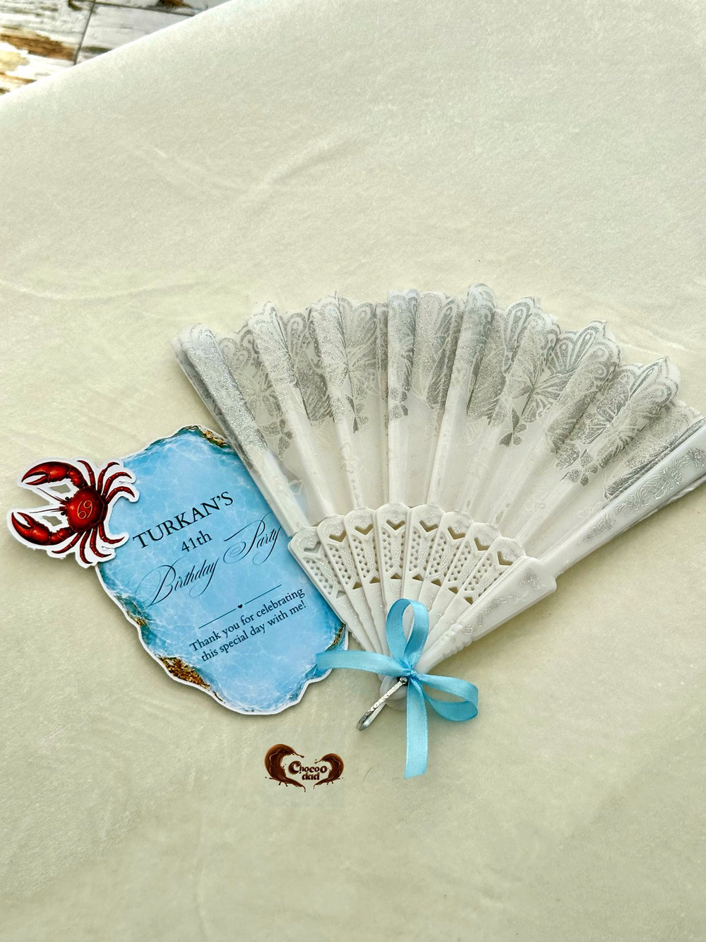 Blue Crab Birthday Party Cards with White Lace Hand Fan — Chocodad Baku