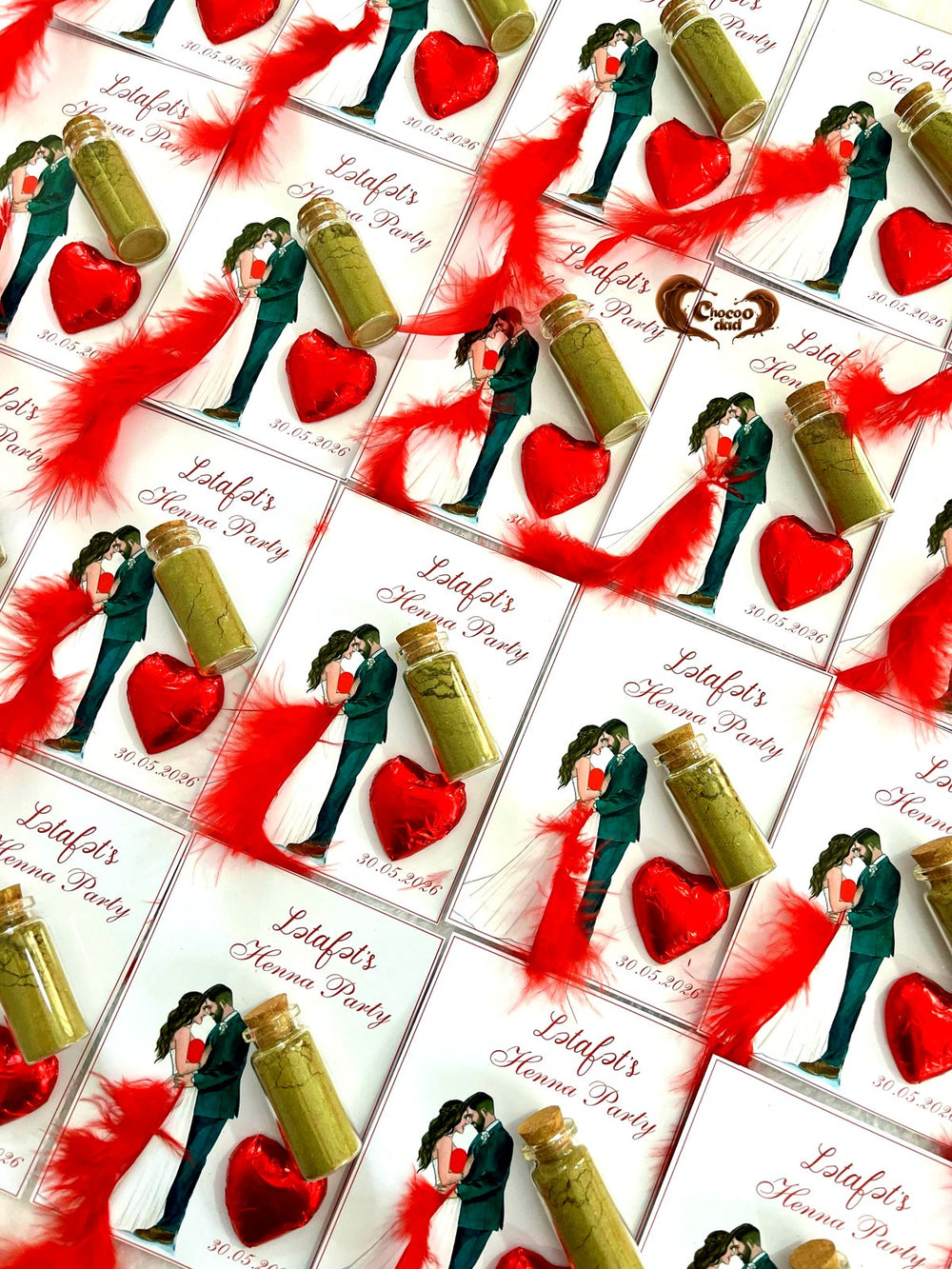 Couple with Red Feathers Henna Party Favor Cards with Heart Chocolate & Henna Vial — Chocodad Baku